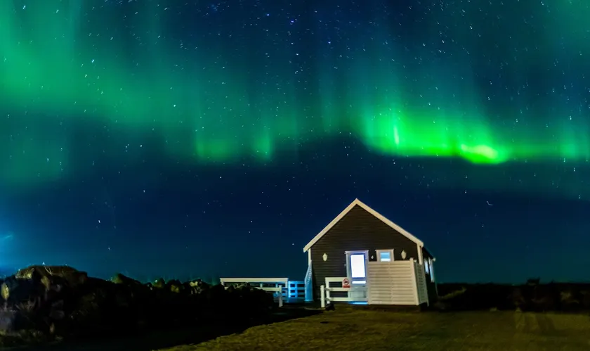 Charming 2-Bedroom Cabin Near KEF Airport - Image 1