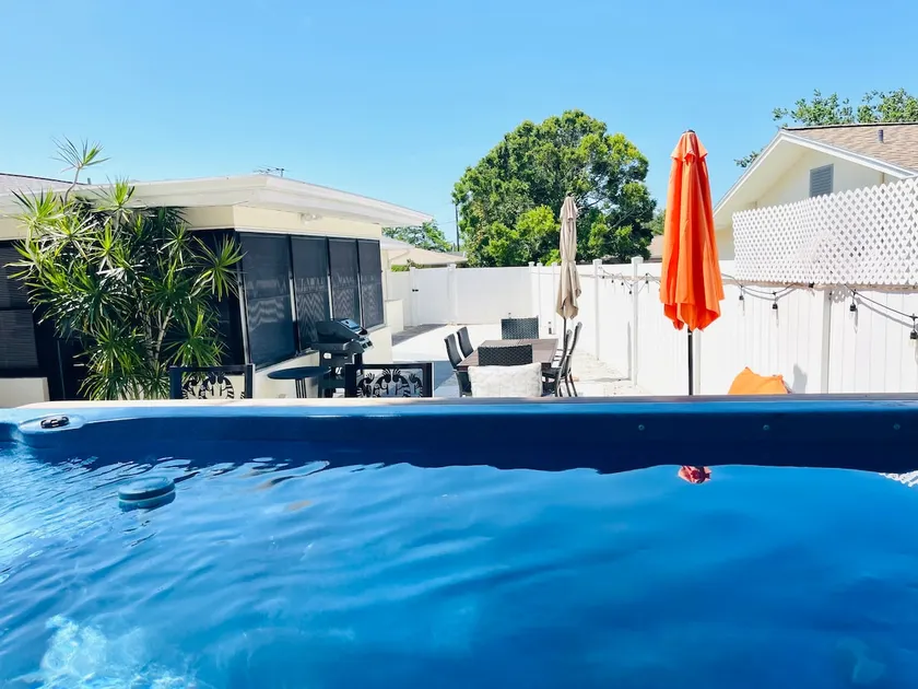Accessible 3-bedroom home swim jacuzzi nr beach - Image 1