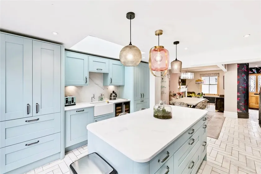 Stylish | Central | North Laine | Newly Decorated - Image 1