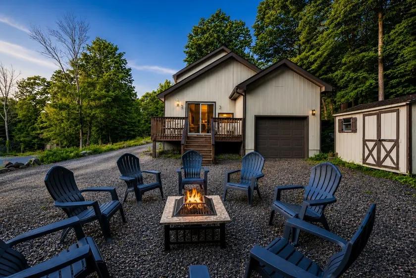 Must see the Up Cabin in the Hideout - Image 1