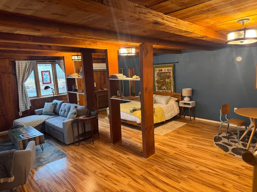 Southside Retreat - Image 1