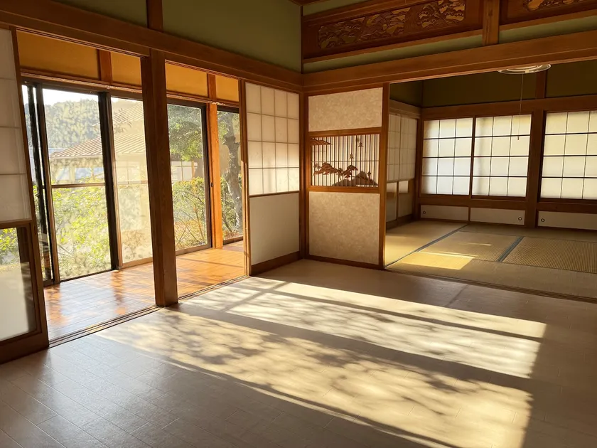 Japanese-style private house surrounded by greenery | Free BBQ supplies, pets allowed, 25 minutes to the airport, 8 minutes to the golf course - Image 1