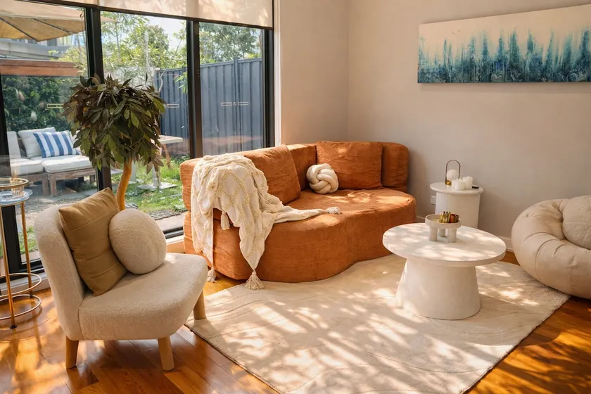 Lux List | Paradise Getaway 3BR Apt w/FreeParking - Image 1