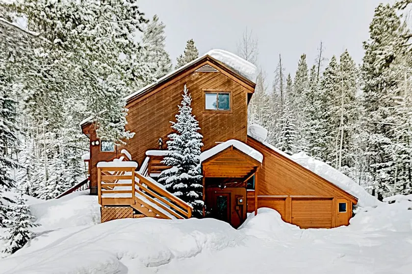 Downtown 3BR Dog Friendly | Hot Tub | Deck | W/D - Image 1
