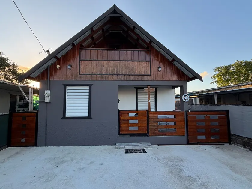Walk to Rest & Beach / Private Pool & Backyard AC - Image 1