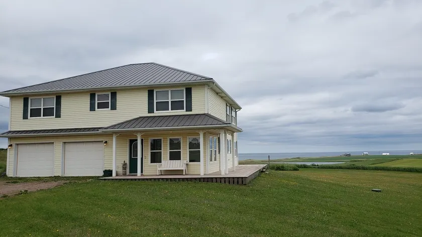 Green Gables Seaview Home with acres of serenity - Image 1