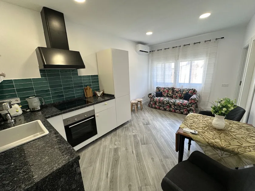 Suite & Simple · Entire Apartment - Image 1