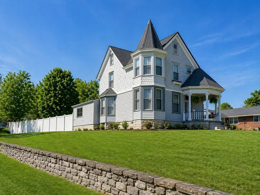 Charming Victorian 5 Min to Ark / Walk Downtown - Image 1