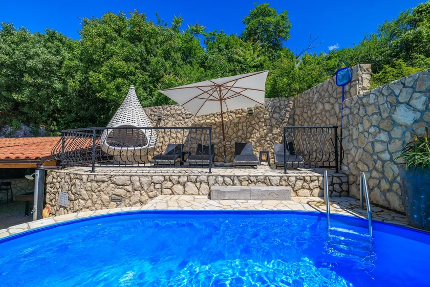 Stone house with private swimming pool - Image 1