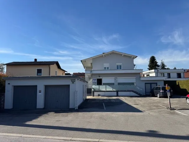 Excellently maintained 3-room apartment with large balcony - Image 1