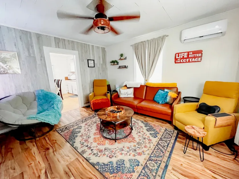 Giggling Creek Cottage - BedJet! King Sized! Gazebo, 45 Acres, Arcades, AND MORE! - Image 1