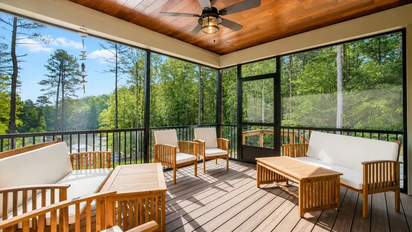 Blue Bayou: Luxury Lake Norman Retreat w/ Pool - Image 1