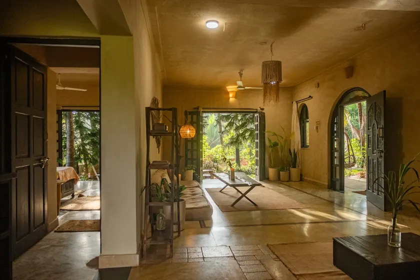 2 BHK suite with Pool | 5 Min to Beach | Hill View - Image 1