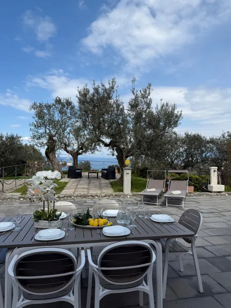 LOREN HOUSE, relaxing location with seaview - Image 1