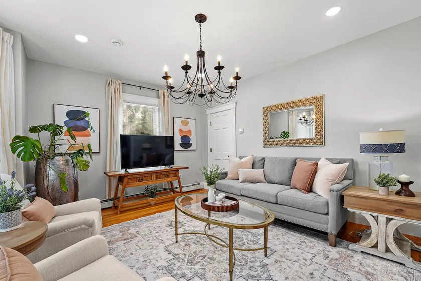 Modern 4BR | 1 Min Train | Parking Downtown Access - Image 1
