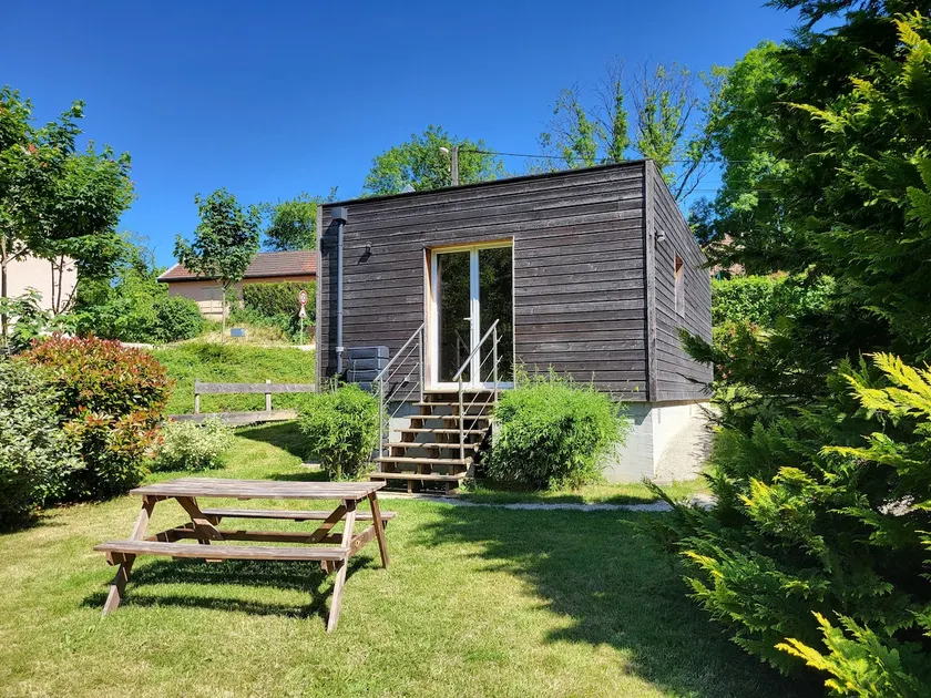 Small wooden house - Image 1