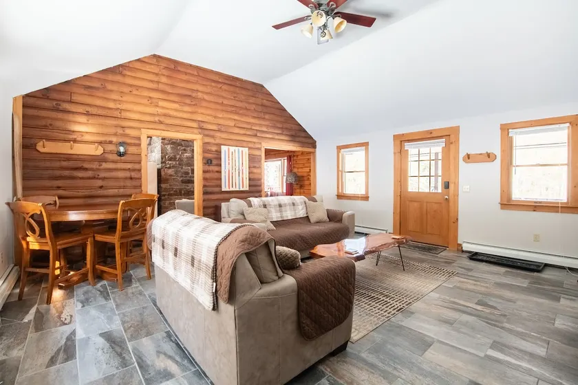 Cabin minutes from Okemo MT- Red Wagon Cabin - Image 1