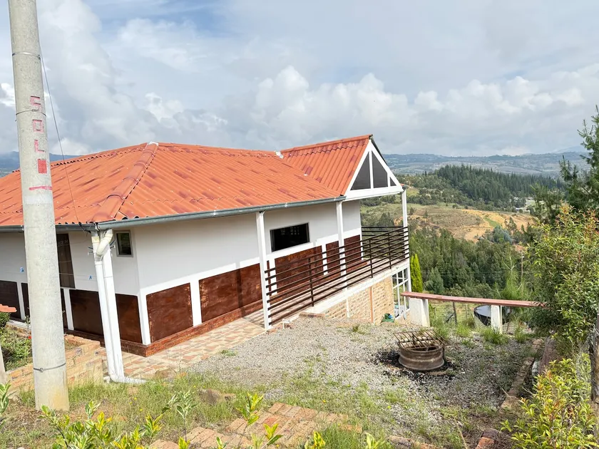 Magnificent Mountain Chalet, Km 7 on the road to Pesca - Image 1