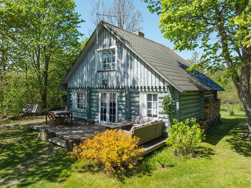 Vanatuuliku log house with sauna - Image 1