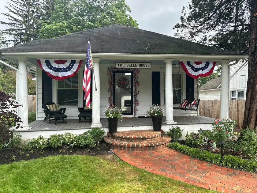 The Belle House: pet friendly near Lambertville - Image 1