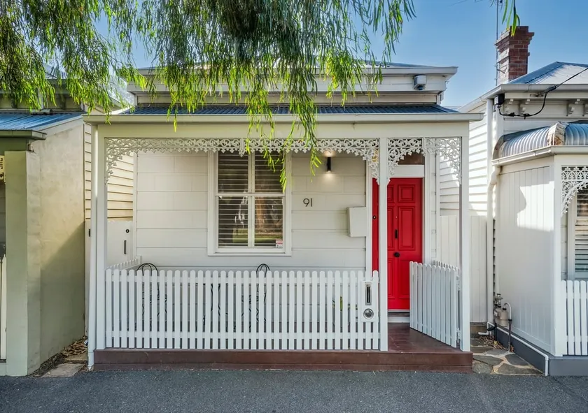 Renovated Brilliance in Bayside Albert Park - Image 1