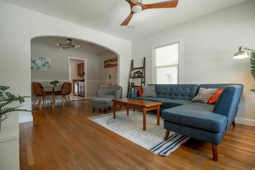 Mid Century West Palm Getaway 5 min from Downtown - Image 1