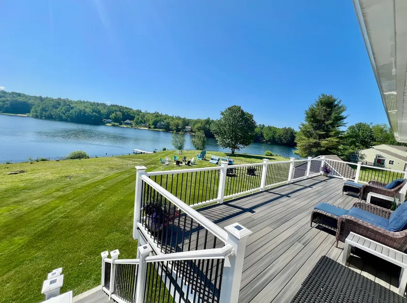 Lakefront, game room, firepit,canoe,kayak and A/C - Image 1
