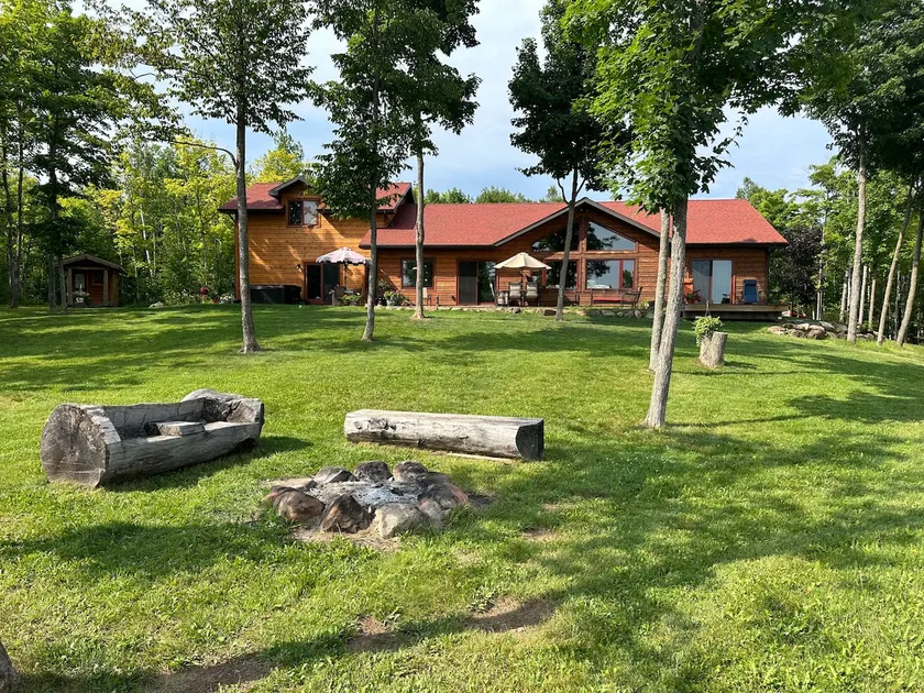 Maple Ridge Retreat of Duluth-Amazing Views - Image 1