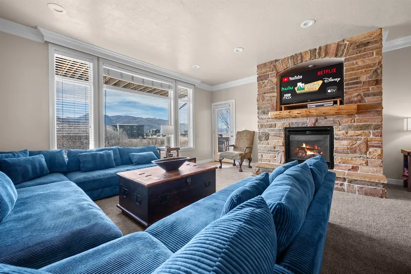 Lakeside Escape LS36 |Ski Lodge |Hot Tub | Game Rm - Image 1