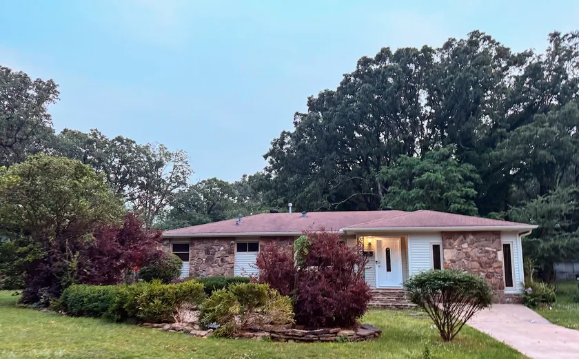 Country Club Place - Image 1