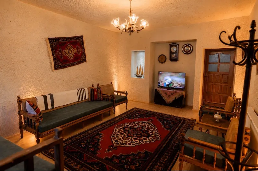 Harmony Cave House - Image 1