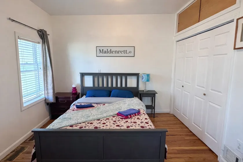 1BR apt, 2nd floor, parking, central AC - Image 1