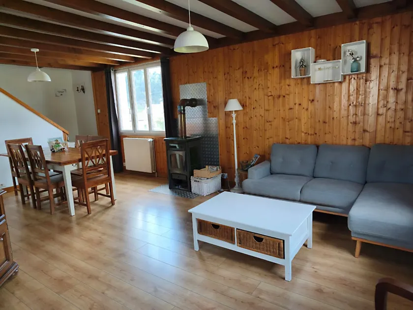 Warm family home - Image 1