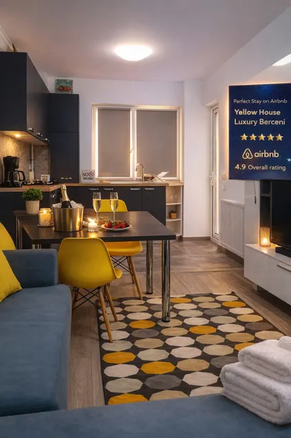 Yellow House Luxury Berceni - Image 1