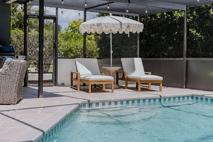 LUXE! Heated Salt POOL! Close to Town, Beach, IMG - Image 1