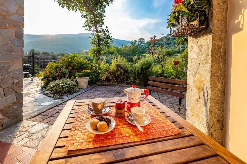 Casa Camilla, 5 km from Finalborgo - Private Garden - Image 1