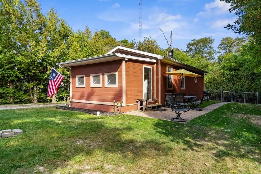 Cheerful Cottage with Woodburning Stove - Image 1
