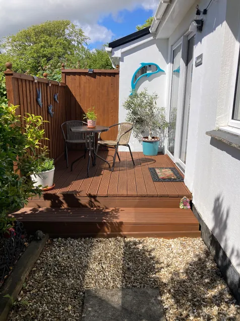 Self contained annexe private door and own decking - Image 1