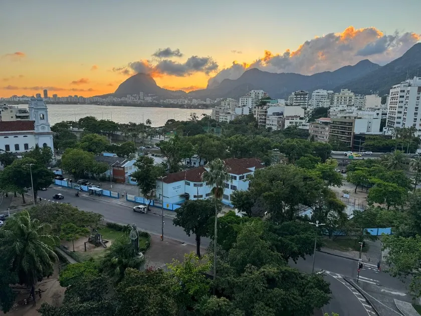 Soap Opera Apartment in Lagoa with Beautiful View and Garage - Image 1