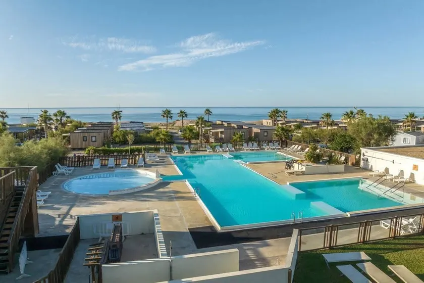 Mobile home with sea access, 6 people, 3 bedrooms, air-conditioning - Image 1