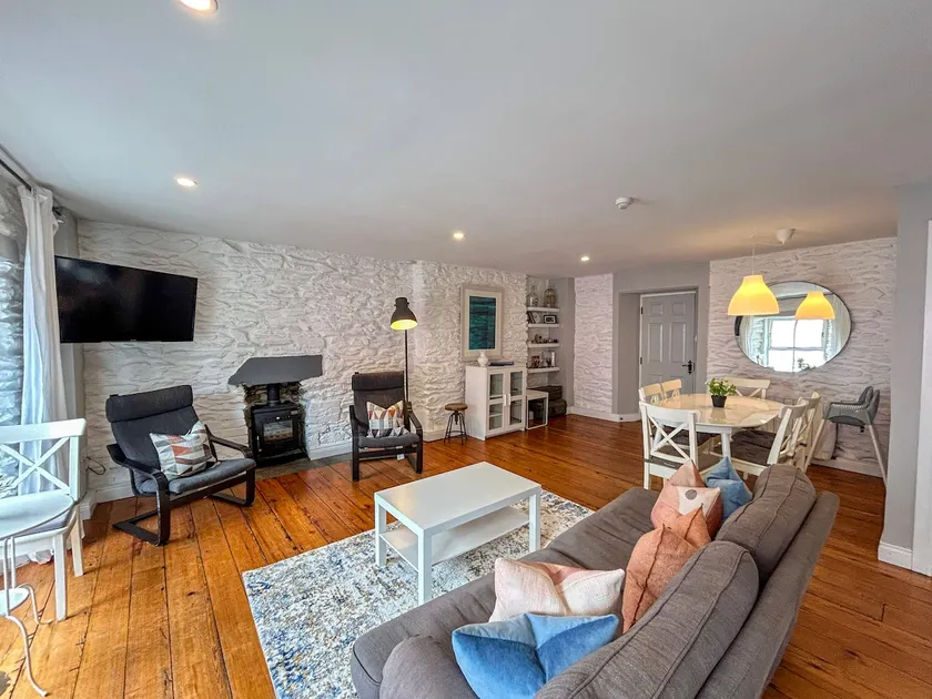 John Street Apartment 3 - Image 1