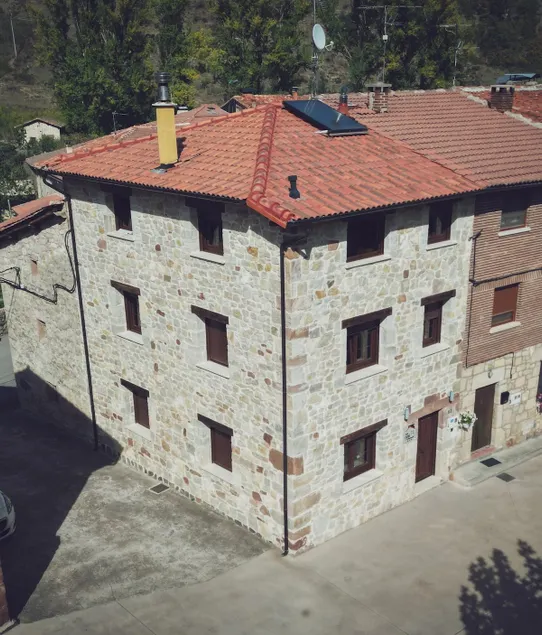 Casa Rural La Genciana VALMALA - Image 1