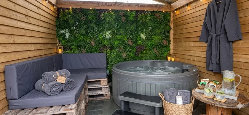 Luxury Barn & Hot Tub at Escape to the Stables - Image 1