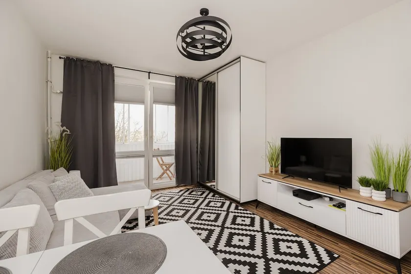 ShortStayPoland Dickensa (B31) - Image 1