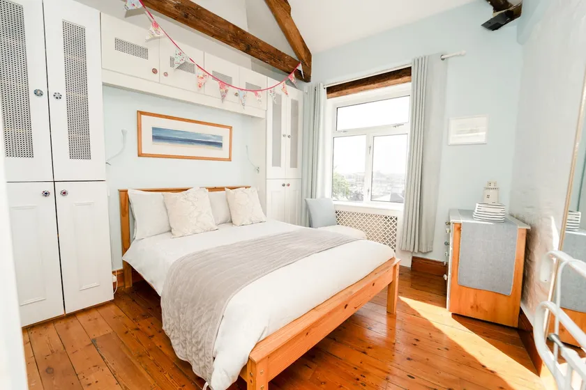 Bimble Cottage, cosy coastal home with seaview. - Image 1