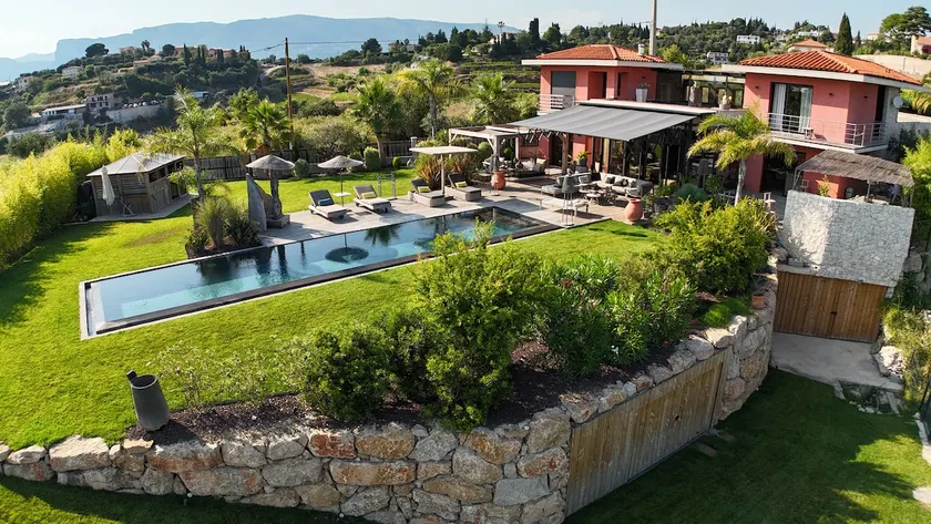 Villa With Heated Pool Sea View - Image 1