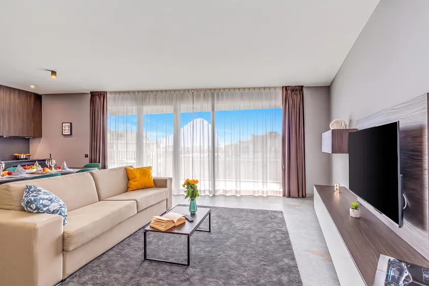 ICON H Lugano 601 Suite Executive, Lugano, Switzerland - Image 1