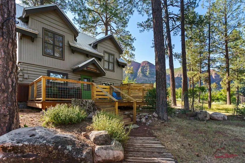 A/C, Hot Tub, Back Patio, Modern Retreat! - Image 1