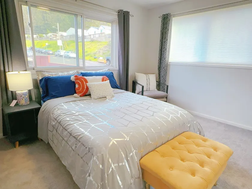 !Newly Cozy 4 Beds and 2 baths Free parking Unit! - Image 1