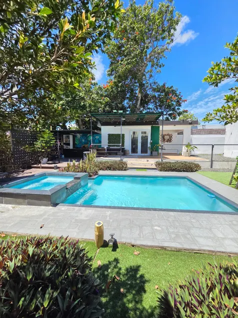 Garden Relaxing Room-Heated Pool&Jacuzzi Private - Image 1